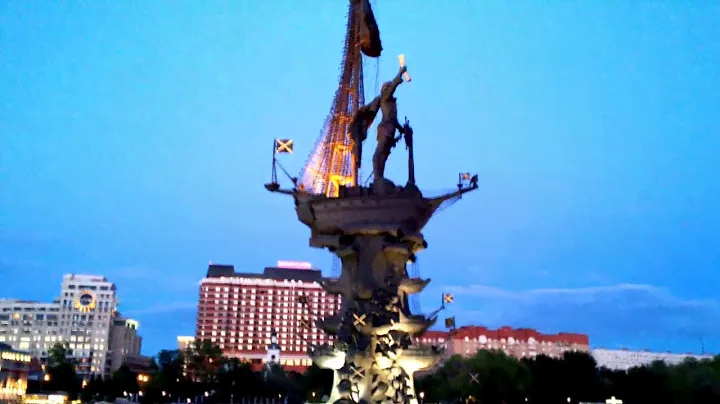 Вечерняя прогулка на теплоходе по Москва-реке. Moscow