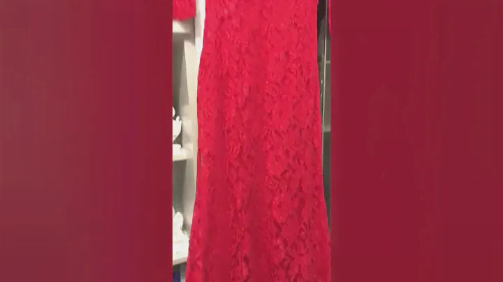 Кружевное платье со шлейфом