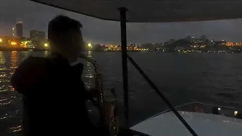 Вечерняя прогулка на катере с саксофоном. Владивосток